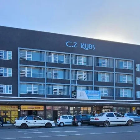 14 Cz Kubz Apartments East London Room photo