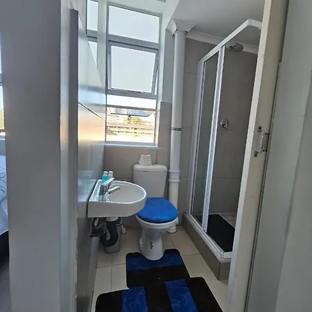 14 Cz Kubz Apartments East London Exterior photo