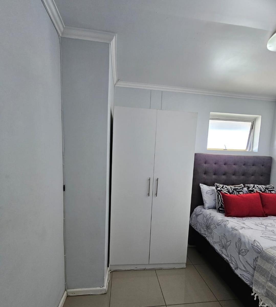 Apartment 14 Cz Kubz East London